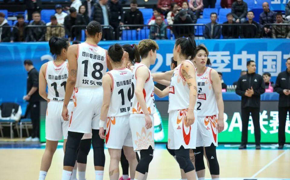 关于篮球季后赛:强队逆袭夺冠的信息 关于篮球季后赛:强队逆袭夺冠的信息